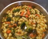 Zöldséges brokkoli leves daragaluskával recept fázis 5 fotója