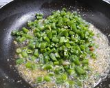 Foto langkah ke 2 dari resep Dadar kacang panjang.