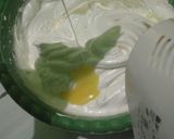 Foto langkah ke 3 dari resep Bolu Kukus Pelangi/Rainbow Cake.