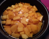 Foto del paso 1 de la receta: Yogur con tropezones de caqui (sin yogurtera)