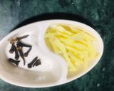 A picture of step 1 of Ginger tea.