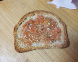Foto del paso 1 de la receta: Tostas canarias (Pata asada sobre tomate aliñado)