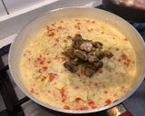 Foto del paso 7 de la receta: Salsa para pasta con champiñones y camarones en leche de coco