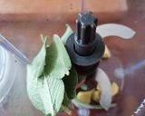 Foto del passaggio 2 della ricetta Scaloppine alla salvia e zenzero