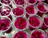 Foto langkah ke 3 dari resep Puding Susu Buah Naga.
