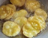 A picture of step 3 of ચાટ પૂરી.