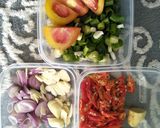 Foto langkah ke 2 dari resep Pindang Tongkol Kuah Pedas Segar.