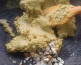 मिनी बेसन लाडू (mini besan laddoo recipe in marathi) रेसिपी स्टेप 2 फोटो 