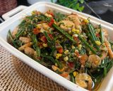 Foto langkah ke 3 dari resep Tumis pakis udang komplit.