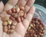 A picture of step 1 of Peanut chutney.