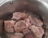 A picture of step 1 of Soup with beef bones and soup mix.