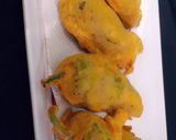 A picture of step 4 of Stuff chilli pakora.