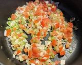 Foto del paso 3 de la receta: Costillitas en su jugo con verduras🌹