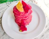 Foto langkah ke 6 dari resep Pancake Pisang Selai Strawberry (sy pakai jus buah naga).