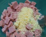 Foto del paso 2 de la receta: Tarta de jamón a los 4 quesos (para 2 tartas)