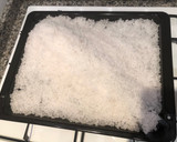 Foto del paso 3 de la receta: Lubina a la sal con gulas y patata cocida