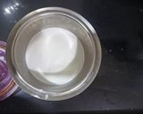 A picture of step 1 of Vanilla milkshake.