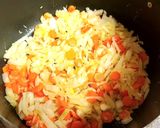 A picture of step 1 of Fish soup with beans and canned tuna.