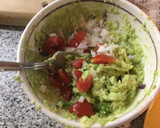 Foto del paso 2 de la receta: Guacamole con cortezas