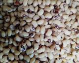 Lobiya ki chaat(spicy potato black eyed beans chaat) recipe step 3 photo