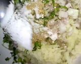 A picture of step 3 of Aloo Chana Paratha.