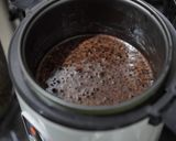Foto langkah ke 3 dari resep Kue coklat rice cooker.