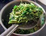 A picture of step 3 of Moringa Rib soup.