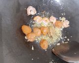 Foto langkah ke 2 dari resep Mie Goreng Udang Bakso Homemade ala Jesslyn Orlane 🍜🔥.