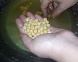 A picture of step 1 of Chana Achari pulao.