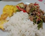 Foto langkah ke 4 dari resep Tumis Bunga Pepaya Kecombrang dengan Dori dan Teri.