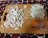 عکس مرحله 1 از دستور قارچ و مرغ پنیری