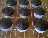 Foto langkah ke 11 dari resep Eggless Moist Choco Cupcakes.