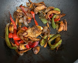 Foto del paso 7 de la receta: Bocadillo de verduras y pollo