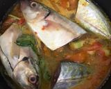 Foto langkah ke 1 dari resep Ikan Kuah Kuning Ala Anak Kost.
