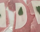 A picture of step 2 of Involtini di vitello, scamorza e prosciutto - veal rolls.