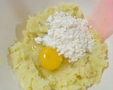 Foto langkah ke 2 dari resep Gnocchi Goreng.