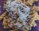 Foto langkah ke 3 dari resep Fusilli Bolognese.
