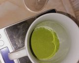 Foto langkah ke 1 dari resep Simple Matcha Latte.