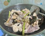 Foto langkah ke 2 dari resep Ayam kecap nyemek.