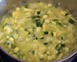 Foto del paso 5 de la receta Vichyssoise de puerro calabacín y patata con huevo (Vichisua)(crema de verdura)
