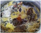 A picture of step 3 of Lobsters Curry.