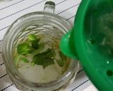 Foto del paso 2 de la receta: Mojito menta-limón 🍹🍃