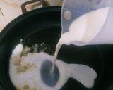 Foto langkah ke 3 dari resep Spaghetti with Alfredo Sauce.