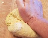 Foto del passaggio 4 della ricetta Cappelletti in brodo di cappone