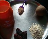 A picture of step 1 of Oats chiku milkshake.