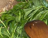Foto langkah ke 3 dari resep Tumis Sayur Daun Gingseng Bunga Pepaya Kecombrang.