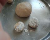 બે પડવાળી રોટલી (Be Padvali Rotli Recipe In Gujarati) રેસીપી સ્ટેપ2ફોટો