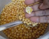 A picture of step 1 of Thenga manga pattani sundal/ Marina beach peas sundal.