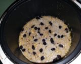 Foto langkah ke 6 dari resep Banana-Oat Cake top with Raisins & Sprinkles.