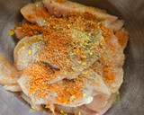Foto del paso 2 de la receta: Pollo al horno con papas y muzzarella